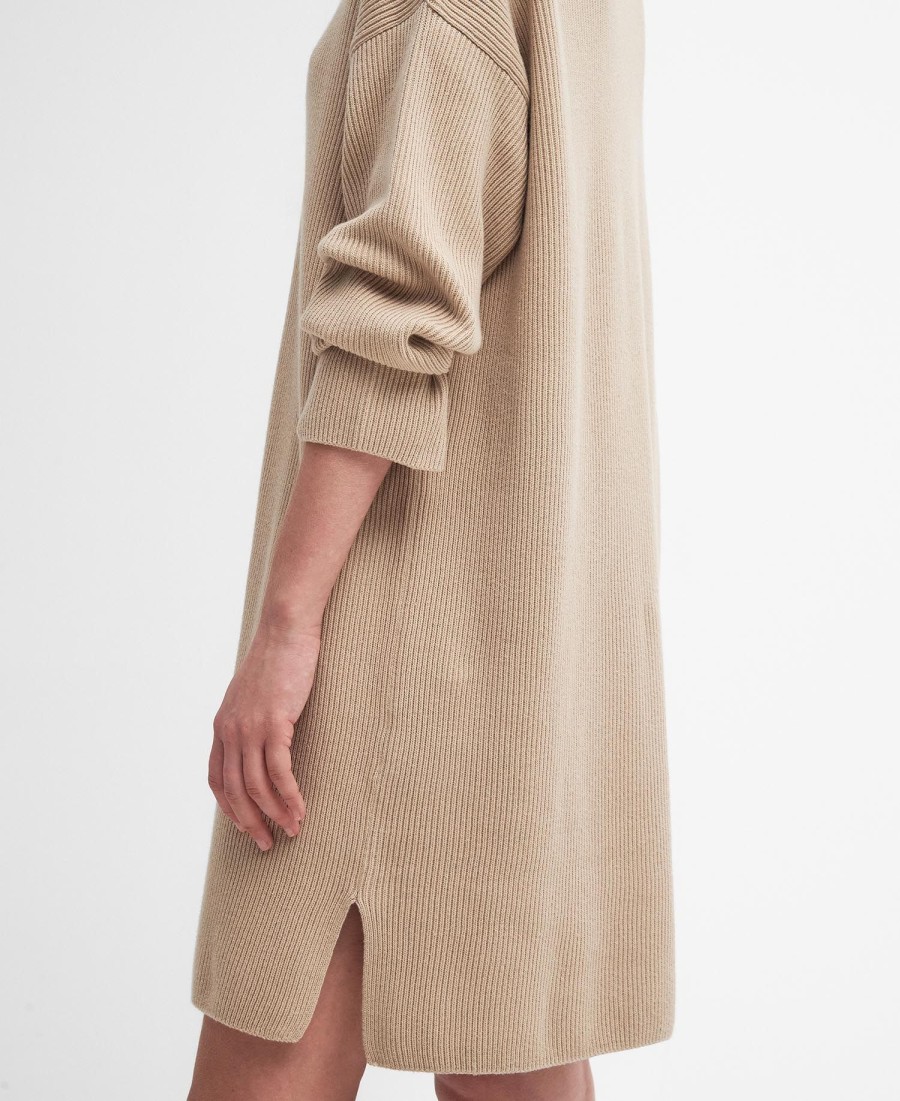 vestido de malha com costuras