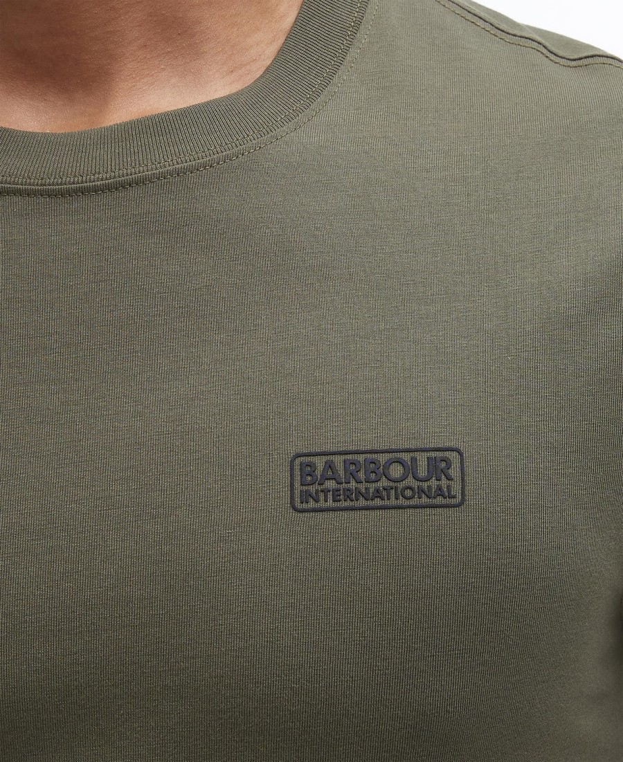 camiseta com logotipo pequeno
