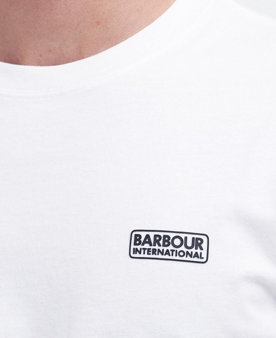 camiseta com logotipo pequeno