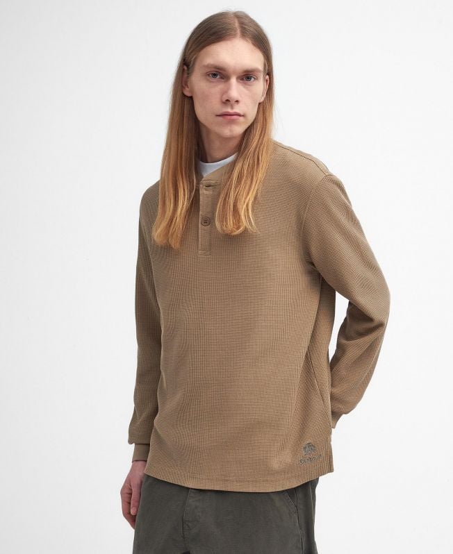 camiseta henley relaxed barbour x baracuta