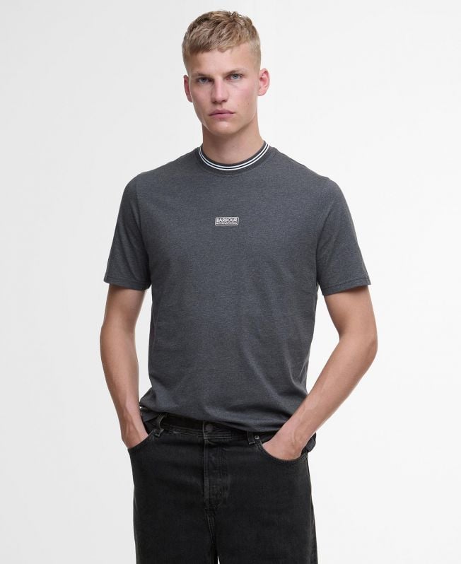 camiseta com aba e logo