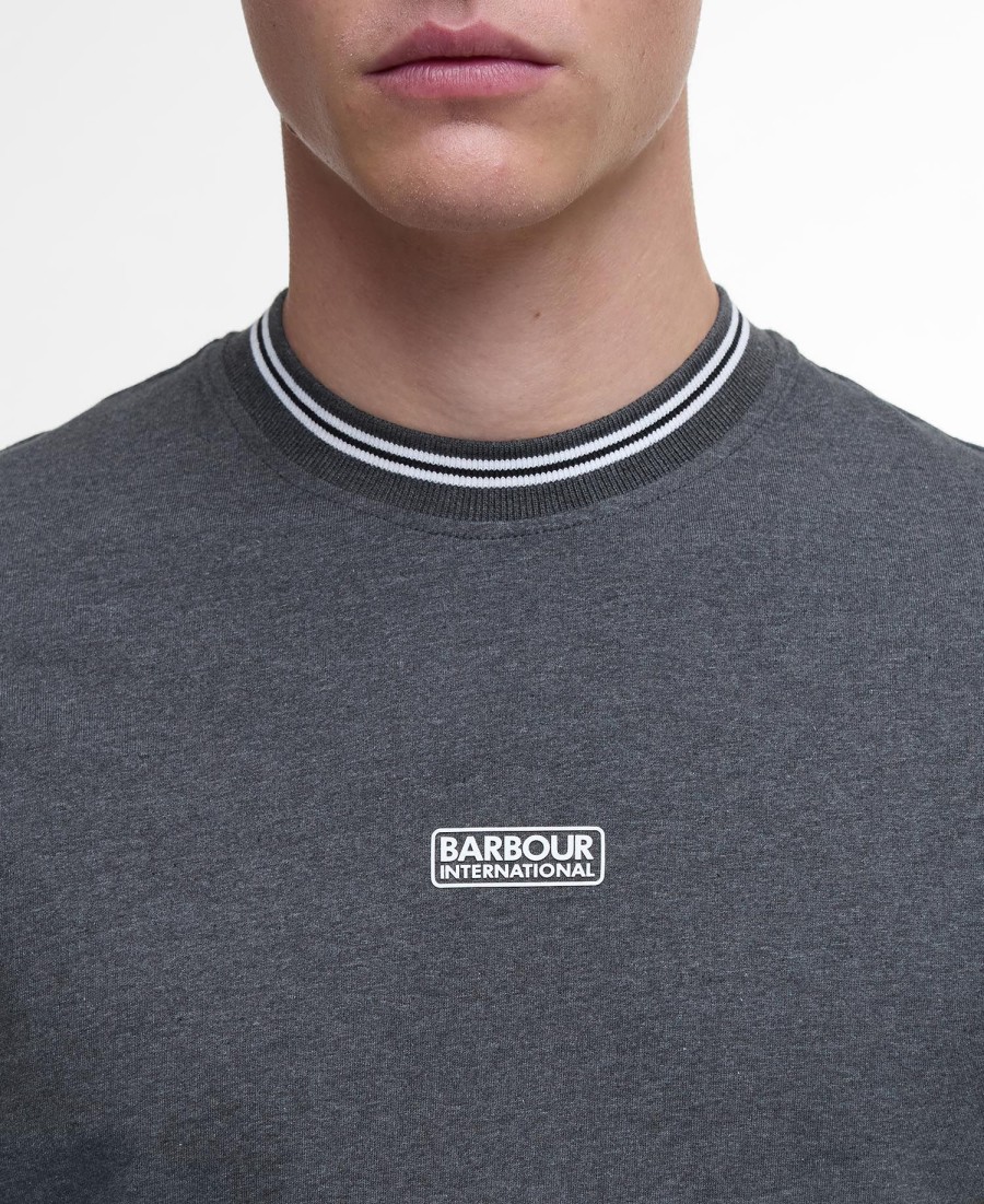 camiseta com aba e logo