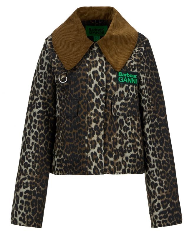 jaqueta barbour x ganni com estampa de leopardo e tecido encerado.